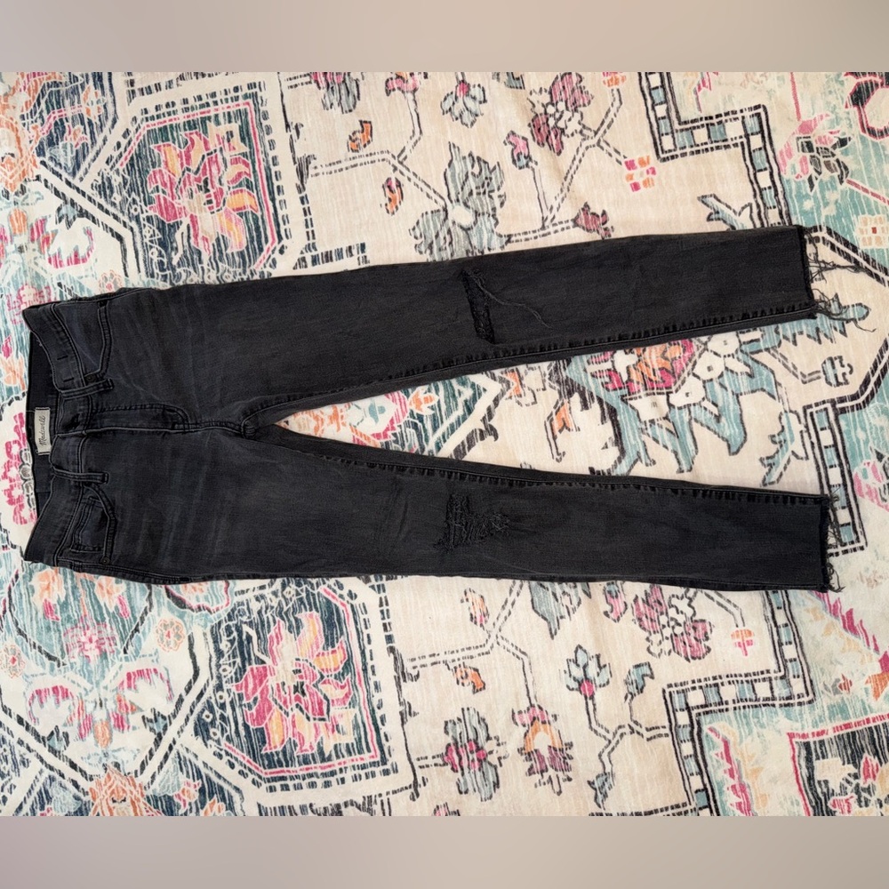 SIZE 26 - BLACK RIPPED 9” MID-RISE MADEWELL SKINNY JEANS